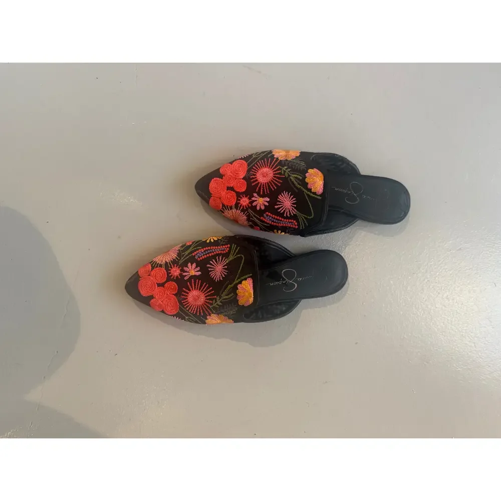 Jessica Simpson Black Floral Embroidered Pointed Toe Mule Flats - Picture 5 of 6